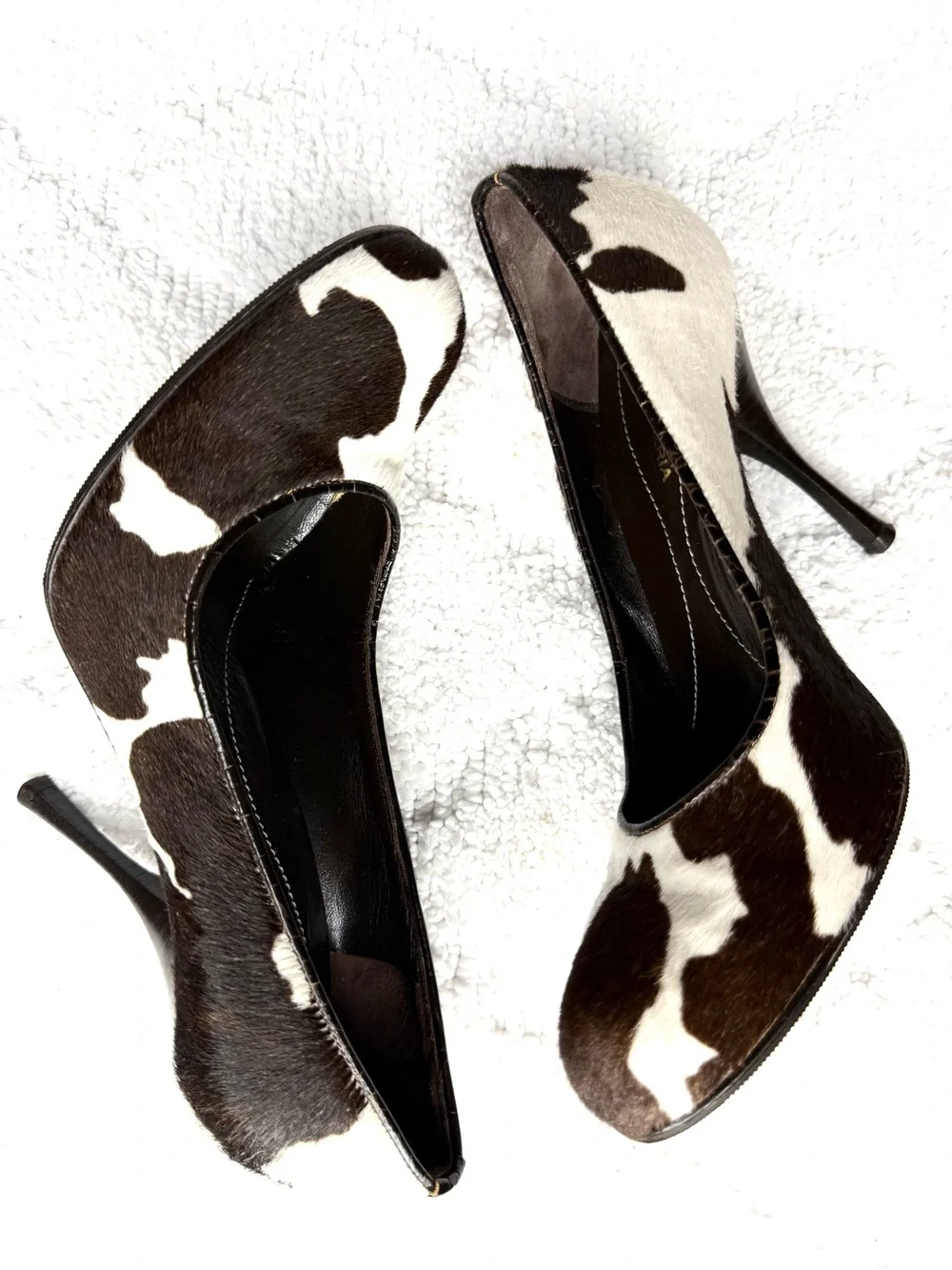 BCBGMAXAZRIA Cow Print Pumps Brown Cream Haircalf Heels 6.5 Made in Italy